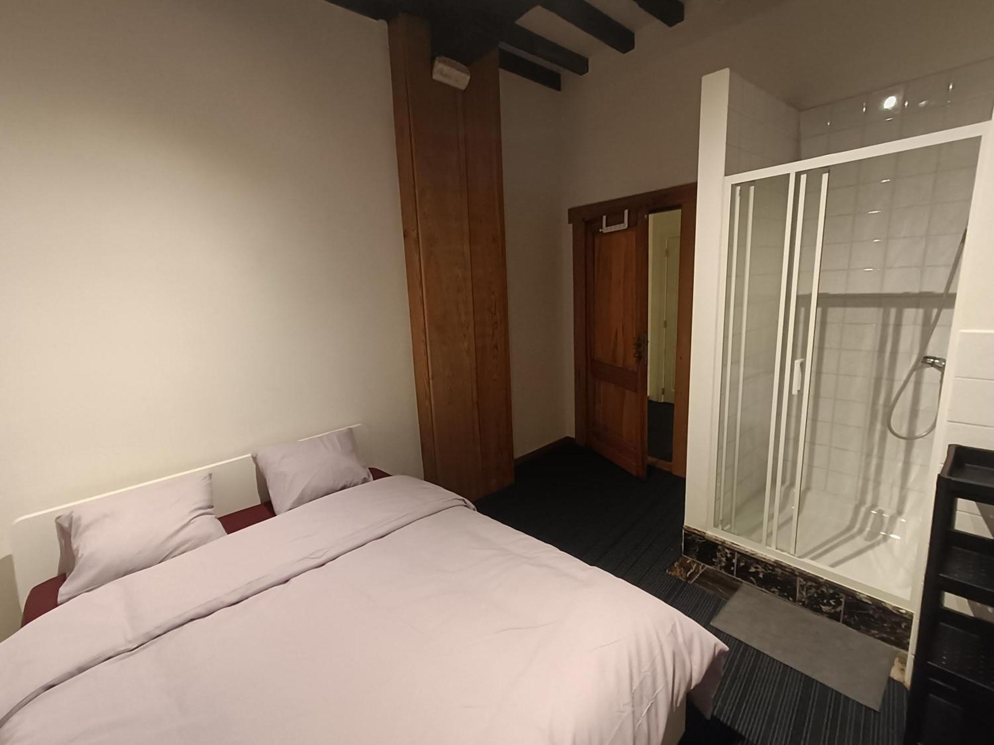 Viktoria Hostel Antwerpen Eksteriør billede